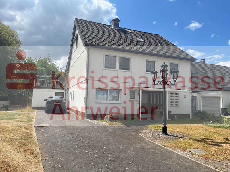 Großzügiges Einfamilienhaus in zentraler Lage!